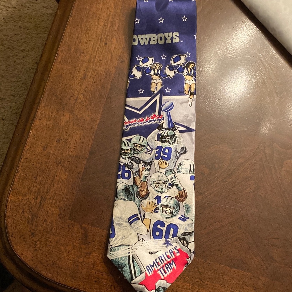 Dallas Cowboys Themed Tie Official NFL tie. 100% silk. Made in the USA 🇺🇸.